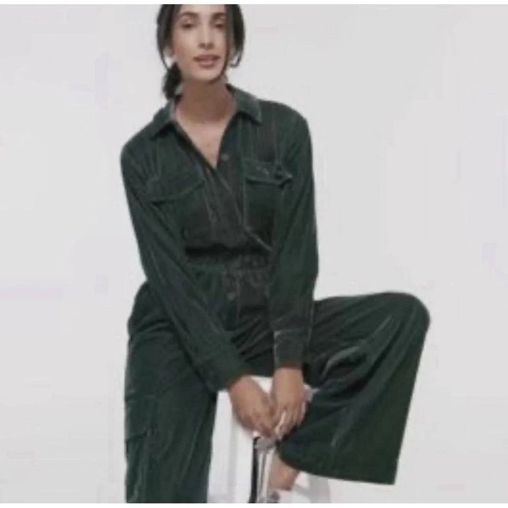 Universal Threads Long Sleeve Velvet Cargo Jumpsuit In Green Size 4 NWT